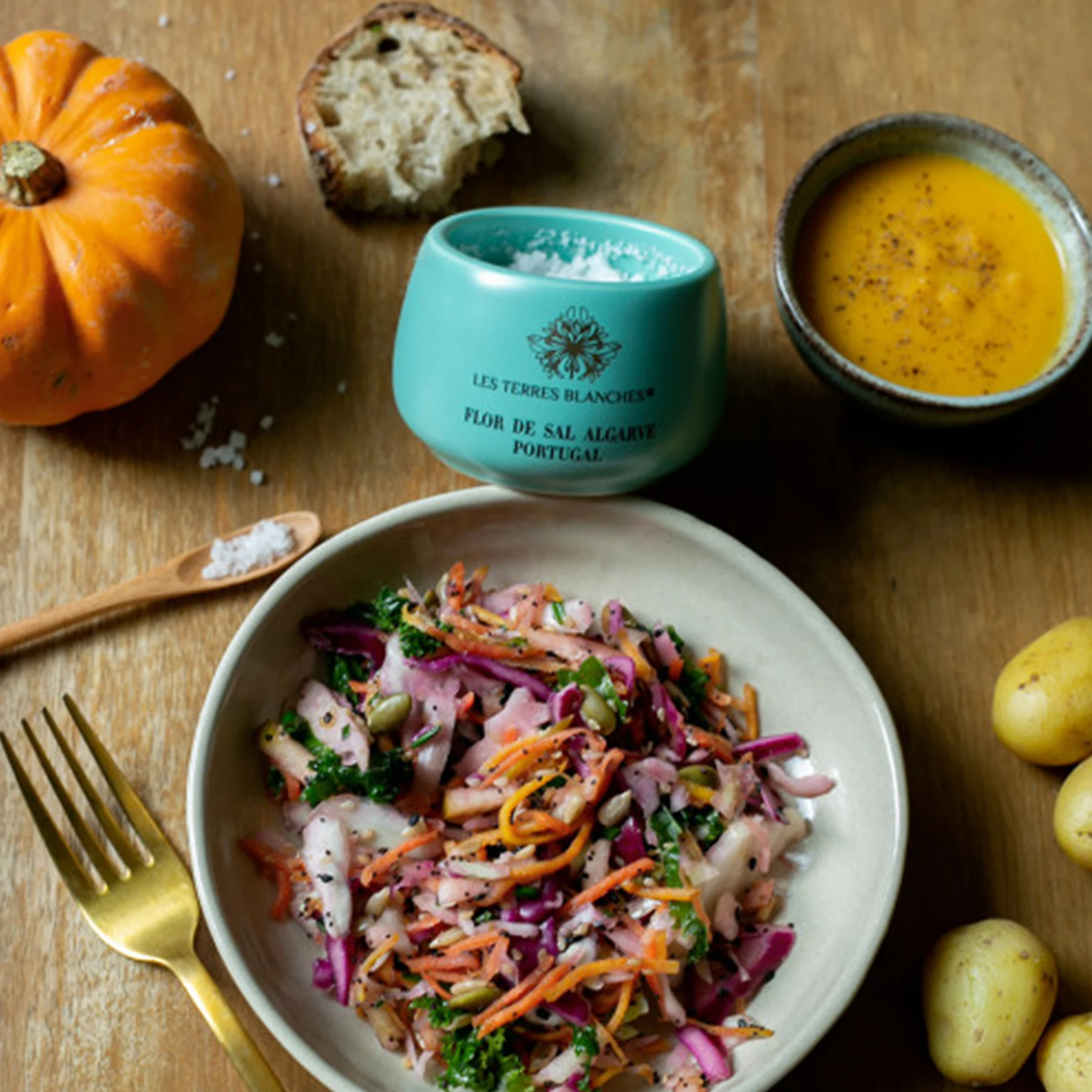 Sprinkling fleur de sel on food Sprinkling fleur de sel on food