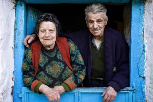 Elder-couple-in-Ikaria-Greece