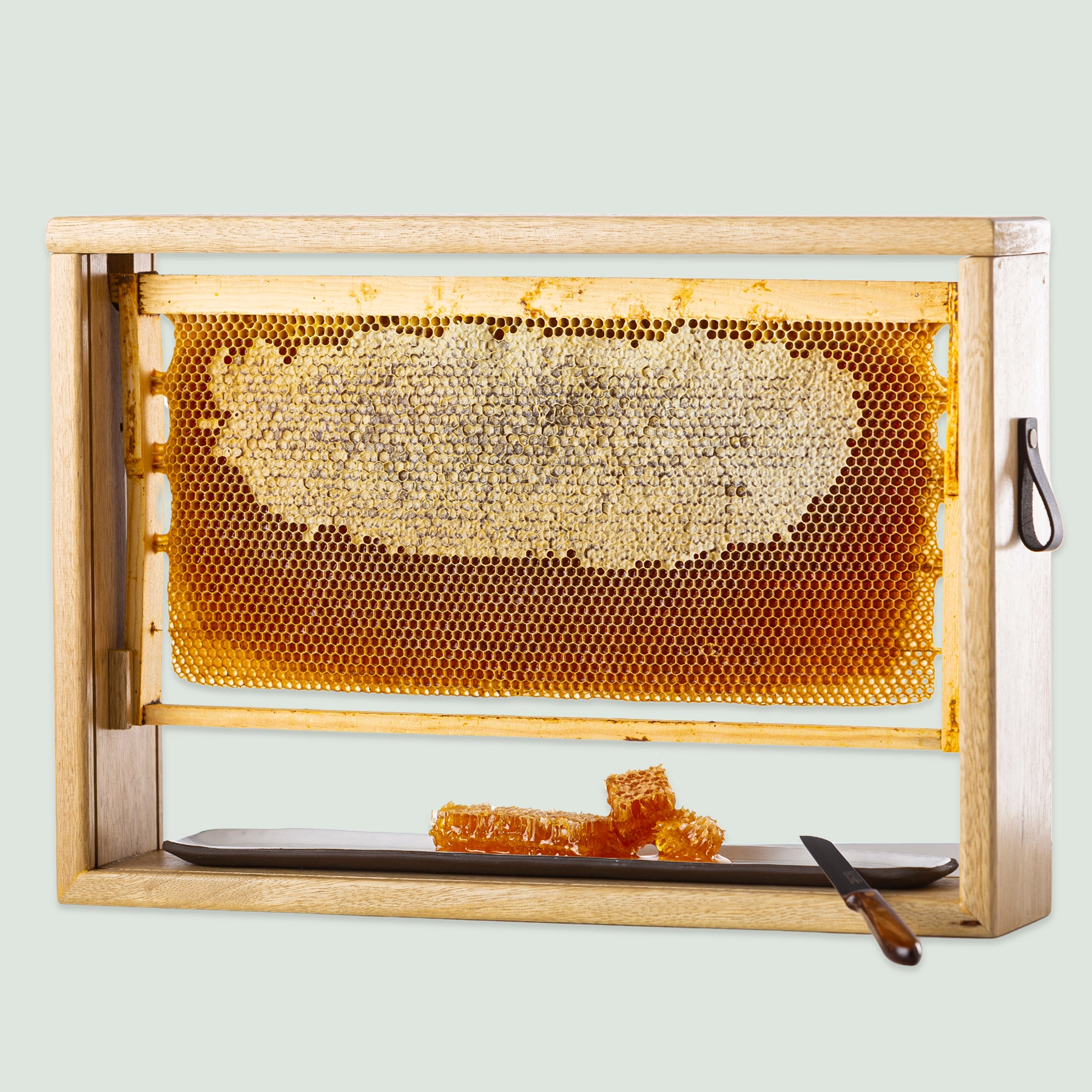 Raw Honeycomb in Wooden Frame – Limited Edition | Papadopoulos Beekeeper Family