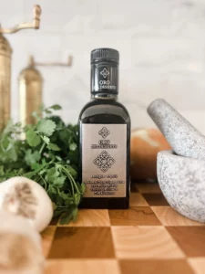 oro del desierto olive oil coupage with vegetables around it